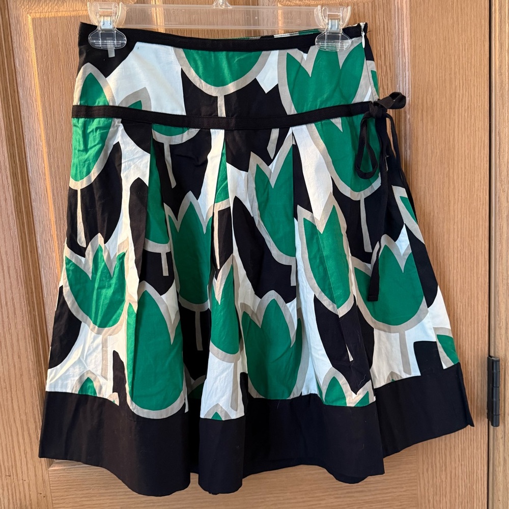 Rue21 Black, Green & White Floral Print Skirt